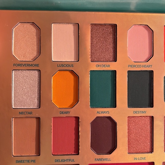 🎈SALE🎈🎀#36.MAKEUP BUNDLE🎀 - Picture 4 of 17